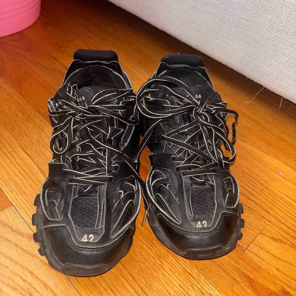 Balenciaga Men's Black Tracks - Picture 4 of 4